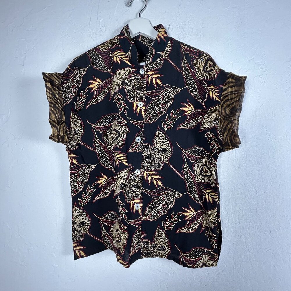 Vintage Womens Black & Gold Floral Short Sleeve Button-Up Shirt  Mandarin Collar